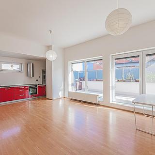 Pronájem bytu 4+kk 106 m² Hradec Králové
