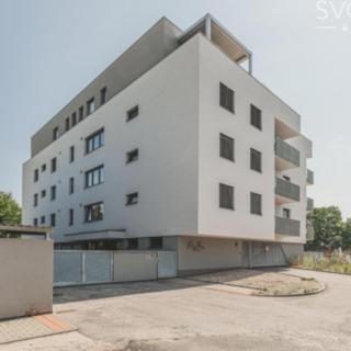 Pronájem bytu 1+kk a garsoniéry 53 m² Hradec Králové Pouchov, Truhlářská