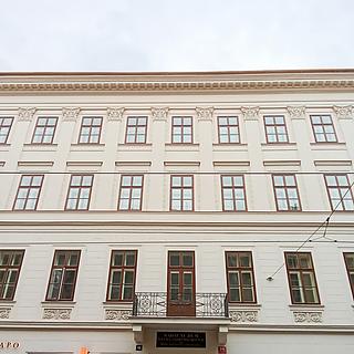Pronájem bytu 4+1 125 m² Praha