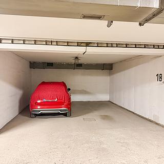 Pronájem parkovacího místa 17 m² Praha