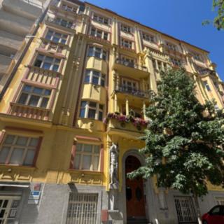 Pronájem bytu 3+1 151 m² Praha