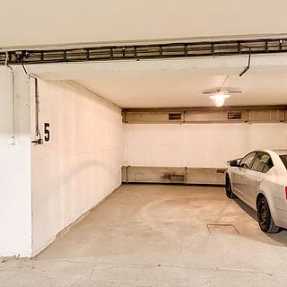 Pronájem parkovacího místa 17 m² Praha