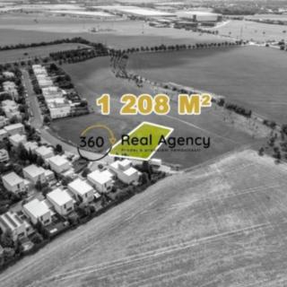 Prodej stavební parcely 1208 m² Zeleneč