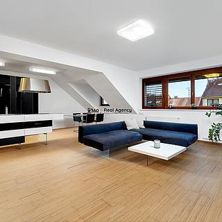 Prodej bytu 4+kk 99 m² České Budějovice 3, Skuherského