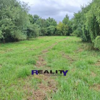 Prodej stavební parcely 1 146 m² Vroutek