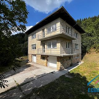 Prodej rodinného domu 301 m&sup2; Stará Paka