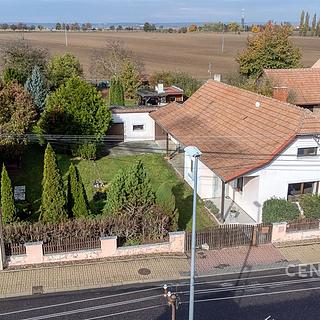 Pronájem rodinného domu 105 m² Oskořínek