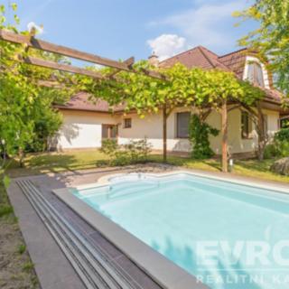 Prodej rodinného domu 272 m² Sulice