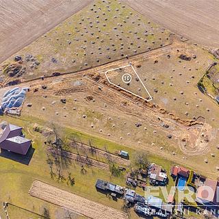 Prodej stavební parcely 592 m² Zvěstovice