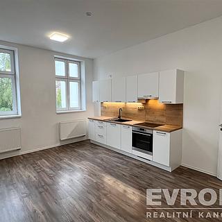 Pronájem bytu 2+kk 39 m² Žirovnice, Havlíčkovo náměstí