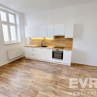 Prodej bytu 2+kk 39 m² Žirovnice, Havlíčkovo náměstí