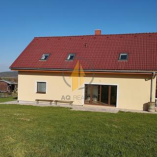 Pronájem rodinného domu 248 m² Klokočí