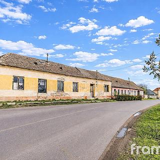 Prodej stavební parcely 635 m² Strachotice