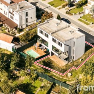 Prodej rodinného domu, 179m²