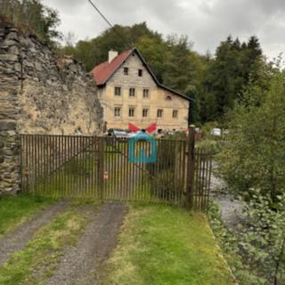 Prodej rodinného domu 280 m² Malečov Horní Zálezly