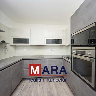 Prodej bytu 3+1 88 m² Olomouc Chválkovice, Selské nám.