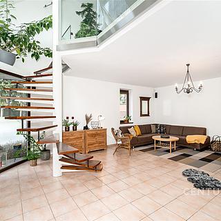 Prodej rodinného domu 330 m&sup2; Horoměřice