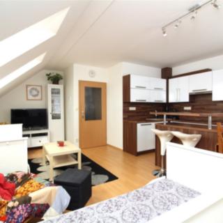Prodej bytu 2+kk 53 m² Jinočany, U potoka