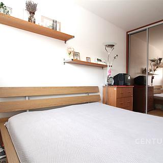 Prodej bytu 2+kk 42 m&sup2; Jinočany