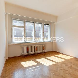 Pronájem bytu 2+1 85 m² Praha Vinohrady, Jičínská