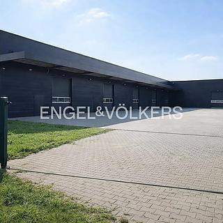 Pronájem skladu 965 m² Býkev