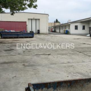 Pronájem parkovacího místa 200 m² Plzeň Lobzy, Republikánská
