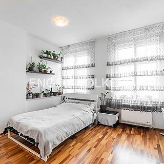 Pronájem bytu 1+kk a garsoniéry 32 m² Praha Libeň, Na žertvách