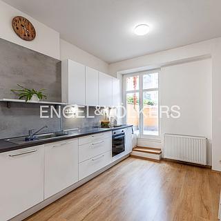 Pronájem bytu 1+kk, garsoniery 42 m² Praha