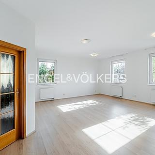 Pronájem bytu 3+1 116 m² Praha