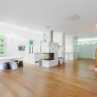 Pronájem vily 325 m&sup2; Praha