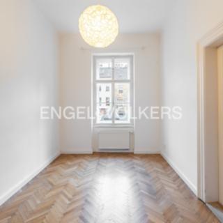 Pronájem bytu 1+1 35 m² Praha