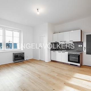 Pronájem bytu 1+kk, garsoniery 34 m&sup2; Praha