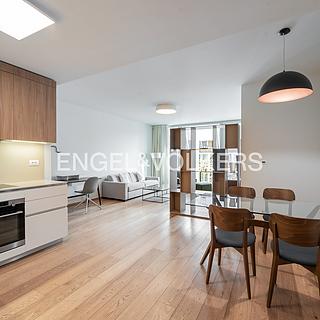 Pronájem bytu 2+kk 73 m&sup2; Praha