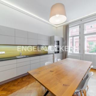 Pronájem bytu 2+1 77 m² Praha Vinohrady, Slavíkova