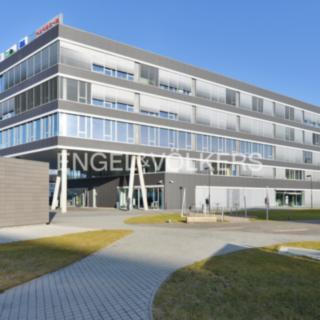 Pronájem kanceláře 1145 m² Praha
