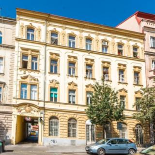 Pronájem kanceláře 277 m² Praha
