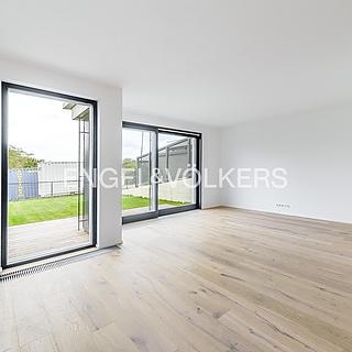 Pronájem rodinného domu 194 m&sup2; Praha