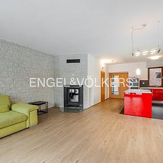 Prodej rodinného domu 383 m&sup2; Říčany