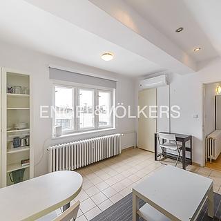 Pronájem bytu 1+1 38 m² Praha