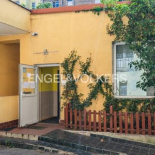 Pronájem obchodu 138 m² Praha Libeň, náměstí Dr. Václava Holého