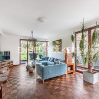 Pronájem rodinného domu 400 m² Praha