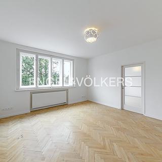 Pronájem rodinného domu 244 m&sup2; Praha