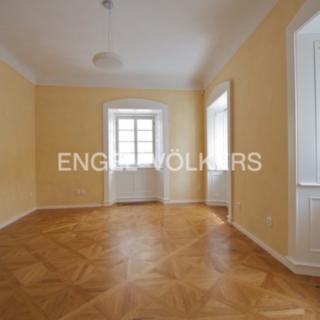 Pronájem bytu 2+1 54 m² Praha