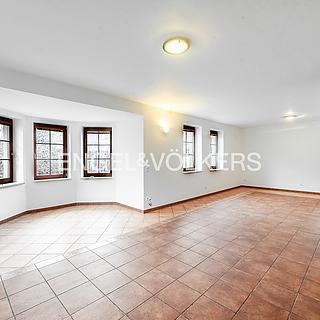Pronájem bytu 5+1 a více 350 m² Praha