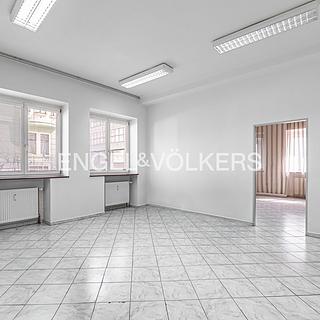 Pronájem bytu 4+1 165 m&sup2; Praha
