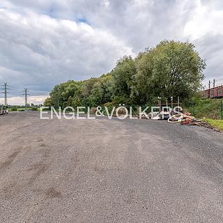 Pronájem komerčního pozemku 2 596 m² Poříčany, Tovární