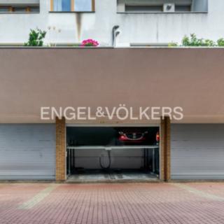 Pronájem parkovacího místa 12 m² Praha Smíchov, Pod Hybšmankou
