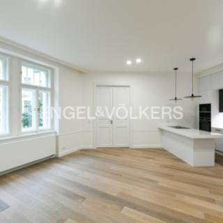 Pronájem bytu 4+kk 118 m² Praha
