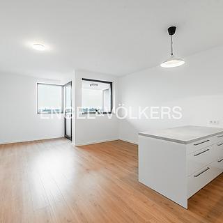 Pronájem bytu 1+kk a garsoniéry 44 m² Praha Vysočany, Vysočanská