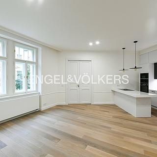 Pronájem bytu 4+kk 118 m&sup2; Praha